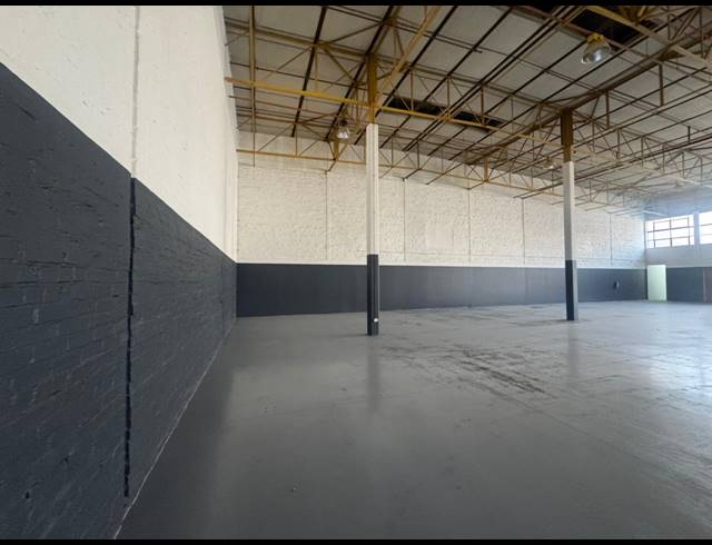 1,271M² WAREHOUSE TO LET IN HERMANSTAD